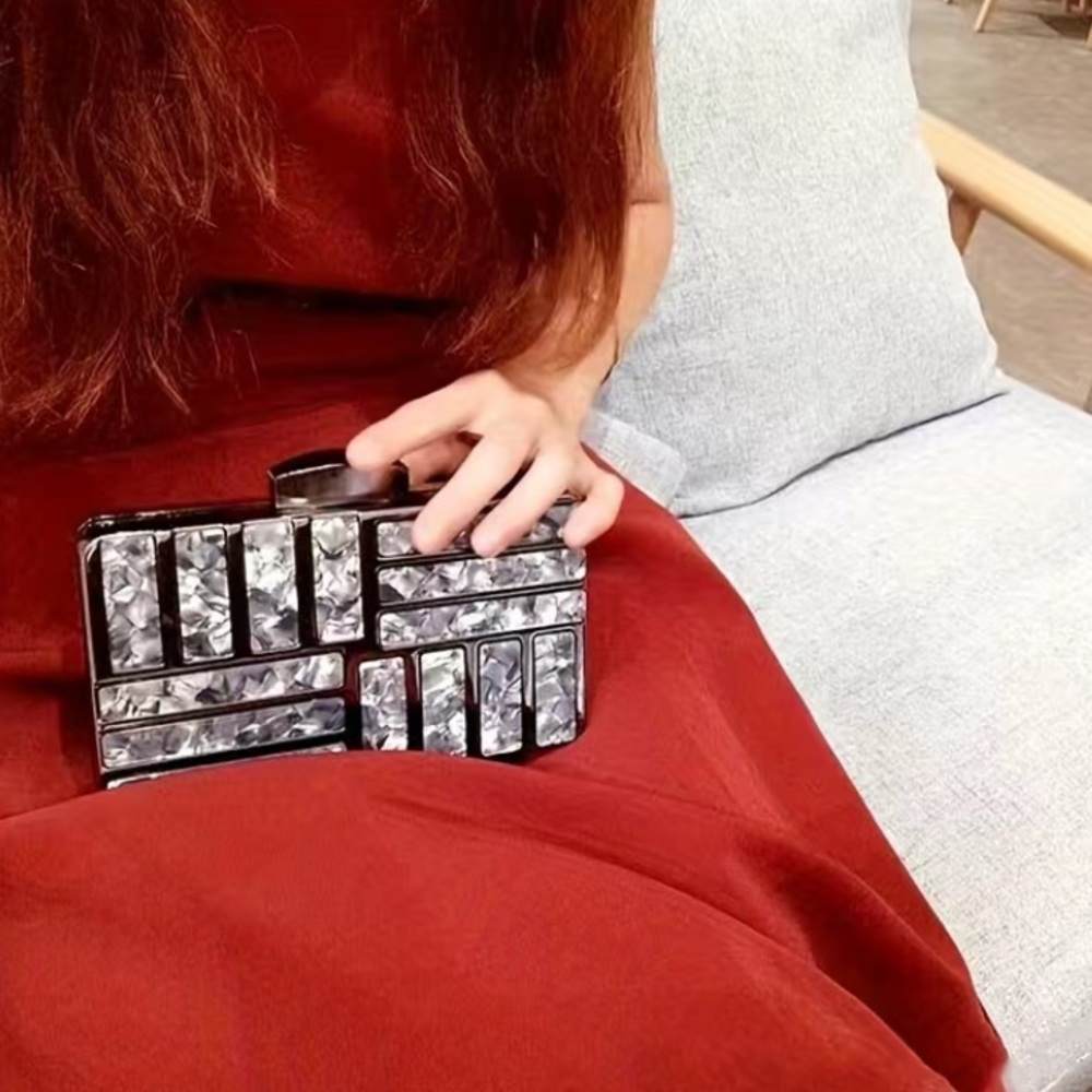 Luxe cream gold color party formal clutch - Picture 10 of 12